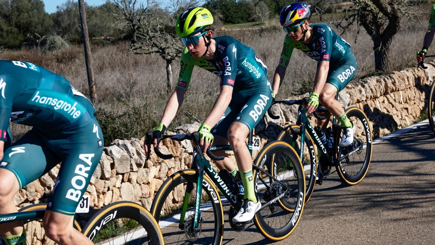 Varios ciclistas del equipo Bora-Hansgrohe Varios ciclistas del equipo Bora-Hansgrohe