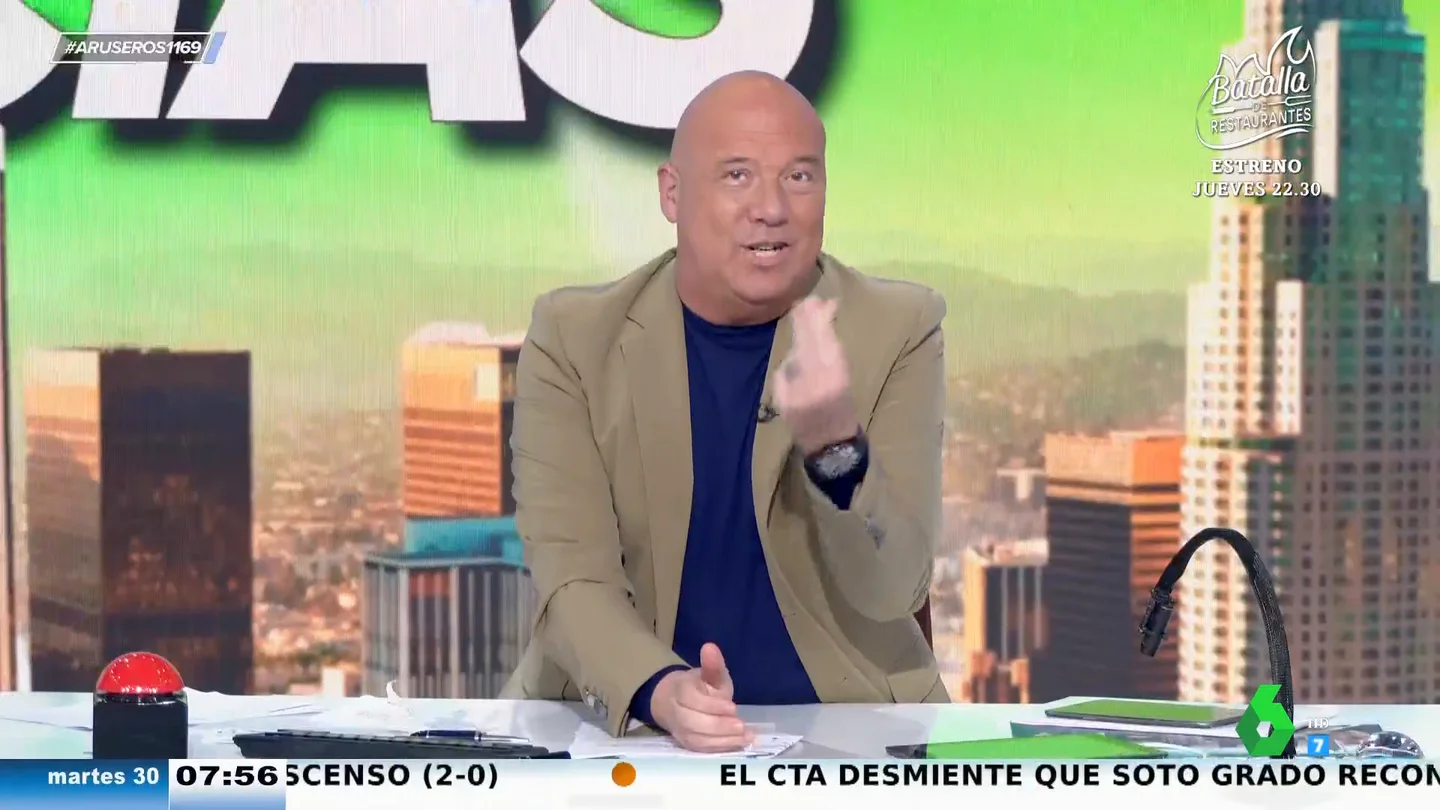 Alfonso Arús dedica una canción a la 'fachosfera', el nuevo término usado por Pedro Sánchez: "La fachosfera, toa' la noche entera" Alfonso Arús dedica una canción a la 'fachosfera', el nuevo término usado por Pedro Sánchez: "La fachosfera, toa' la noche entera"