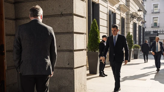 El presidente del Gobierno, Pedro Sánchez, a su llegada a una sesión plenaria, en el Congreso de los Diputados, a 30 de enero de 2024. El presidente del Gobierno, Pedro Sánchez, a su llegada a una sesión plenaria, en el Congreso de los Diputados, a 30 de enero de 2024.