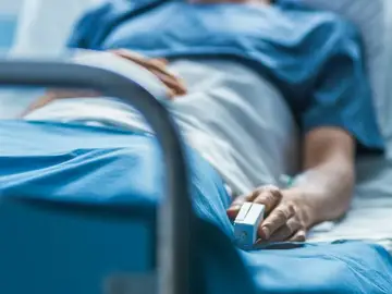 Despedido de su trabajo mientras está en coma Despedido de su trabajo mientras está en coma