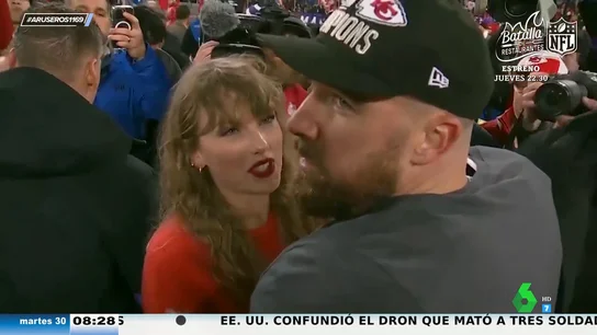 Taylor Swift y Travis Kelce y su romántico vídeo con beso incluido tras su clasificación para la 'Superbowl' Taylor Swift y Travis Kelce y su romántico vídeo con beso incluido tras su clasificación para la 'Superbowl'