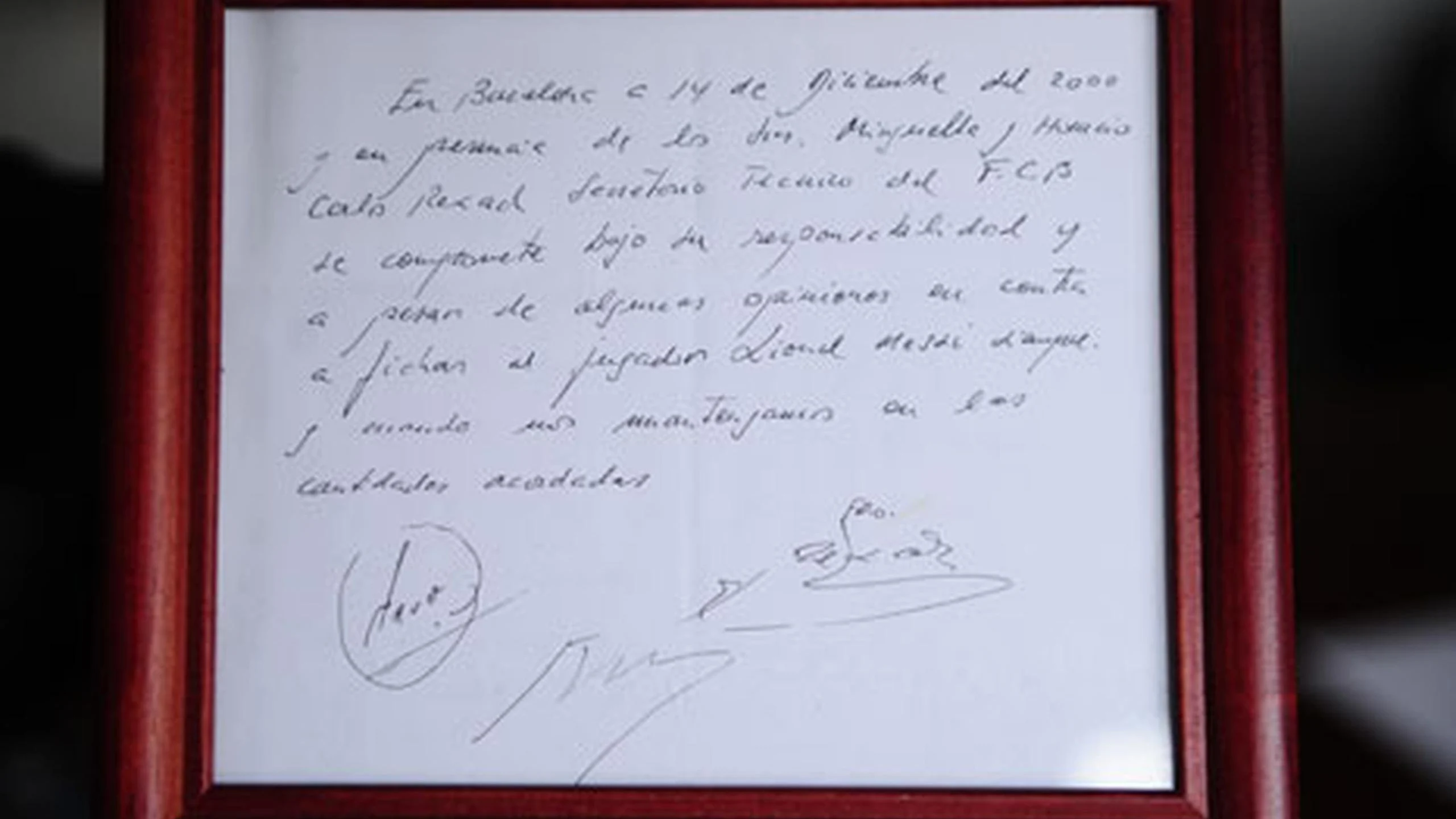 La servilleta con la que Leo Messi firmó por el Barcelona