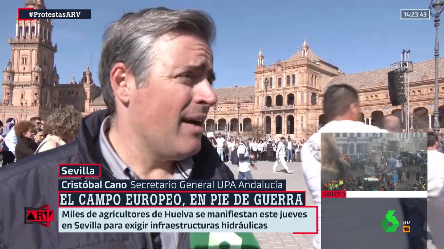 Agricultores y ganaderos protestan en Andalucía: "Esto no va a parar" Agricultores y ganaderos protestan en Andalucía: "Esto no va a parar"