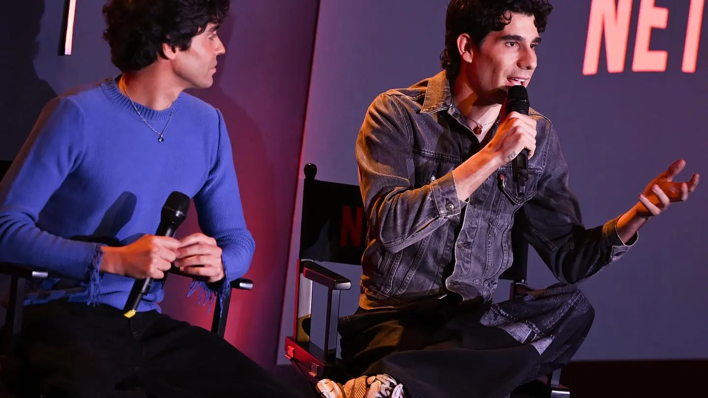  Javier Ambrossi y Javier Calvo presentan sus nuevas producciones para Netflix, la serie 'Superestar' y el remake de 'Mi querida señorita'.