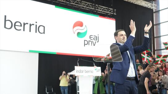El candidato del PNV a Lehendakari, Imanol Pradales, durante el acto de precampa&ntilde;a vasca del PNV.