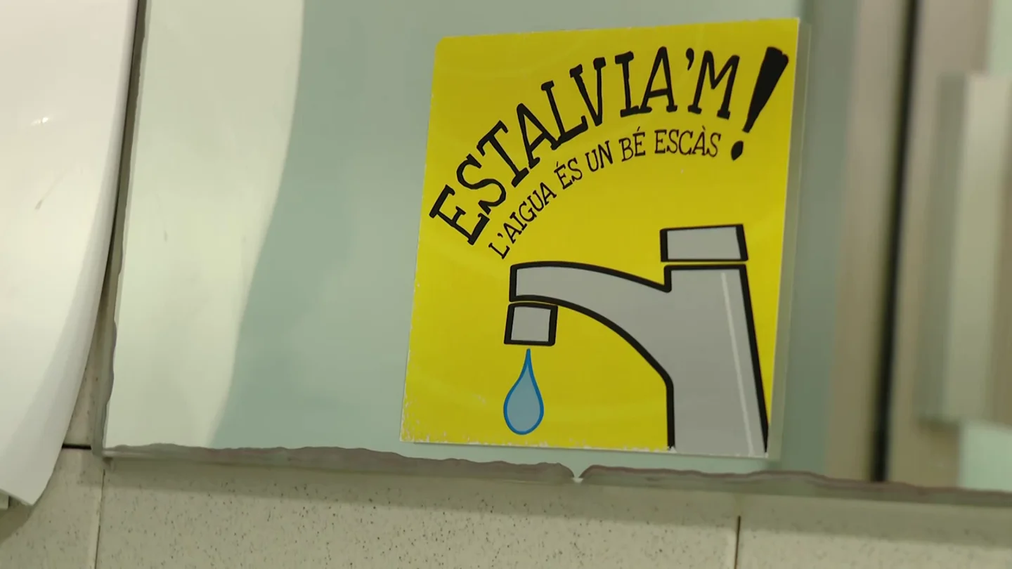 Primer fin de semana de restricciones hídricas en Cataluña: duchas más cortas, reducción de la presión del agua... Primer fin de semana de restricciones hídricas en Cataluña: duchas más cortas, reducción de la presión del agua...