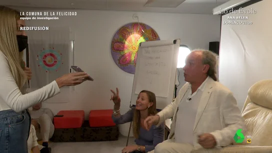 Así reacciona Alberto Varela cuando le preguntan por qué vende ayahuasca pese a ser ilegal: "Me voy" Así reacciona Alberto Varela cuando le preguntan por qué vende ayahuasca pese a ser ilegal: "Me voy"