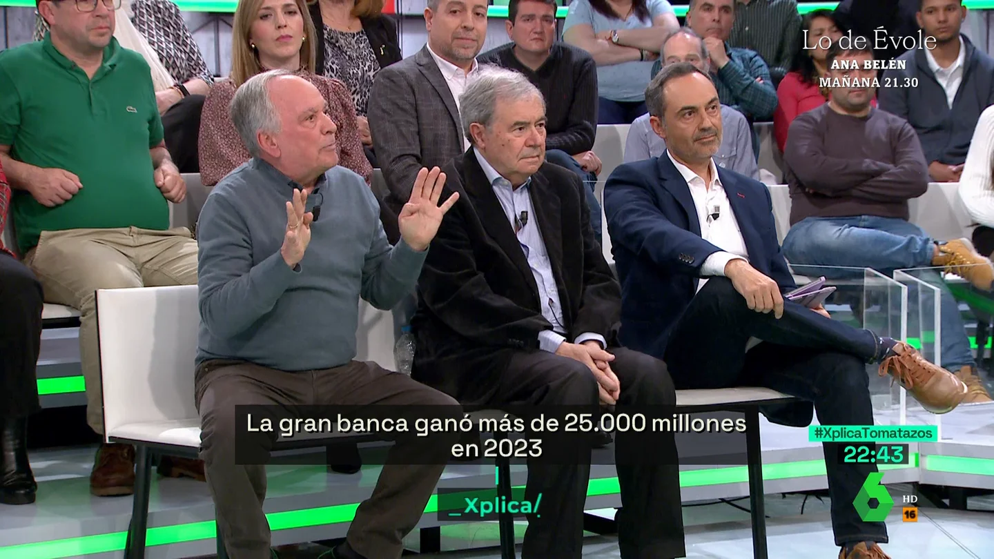 El presidente de Ajubank, sobre los beneficios récord de la banca: "Perjudican a los usuarios, quienes los pagan" El presidente de Ajubank, sobre los beneficios récord de la banca: "Perjudican a los usuarios, quienes los pagan"