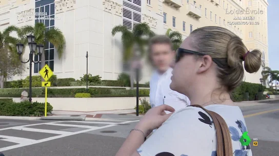 Un vigilante de seguridad interrumpe una entrevista de Equipo de Investigación a una ciencióloga Un vigilante de seguridad interrumpe una entrevista de Equipo de Investigación a una ciencióloga