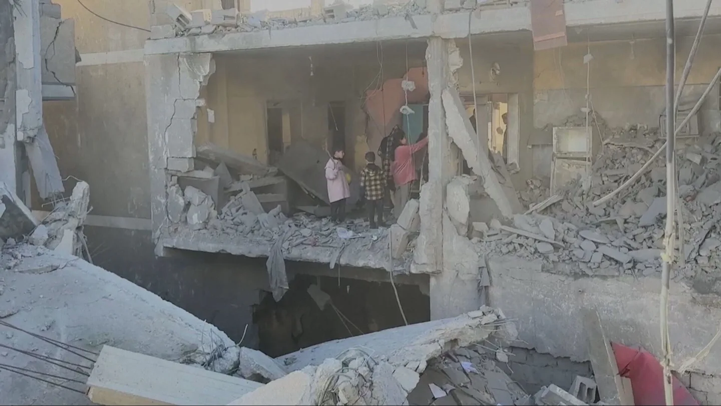 Gaza, un asedio de norte a sur: "Me pusieron una máscara en los ojos 45 días y pinzas en las piernas" Gaza, un asedio de norte a sur: "Me pusieron una máscara en los ojos 45 días y pinzas en las piernas"