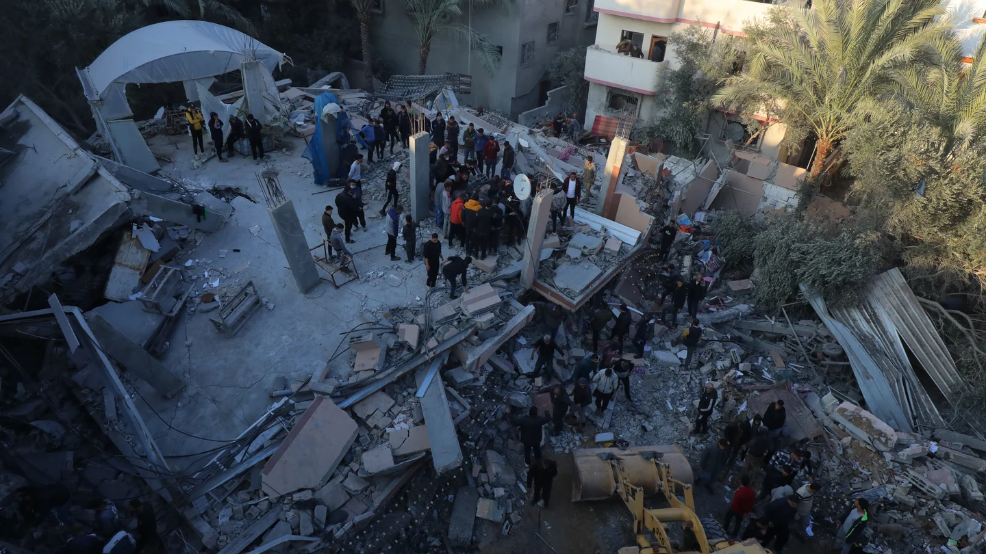 Destrozos causados por un ataque israelí en la Franja de Gaza, a 4 de febrero de 2024 Destrozos causados por un ataque israelí en la Franja de Gaza, a 4 de febrero de 2024