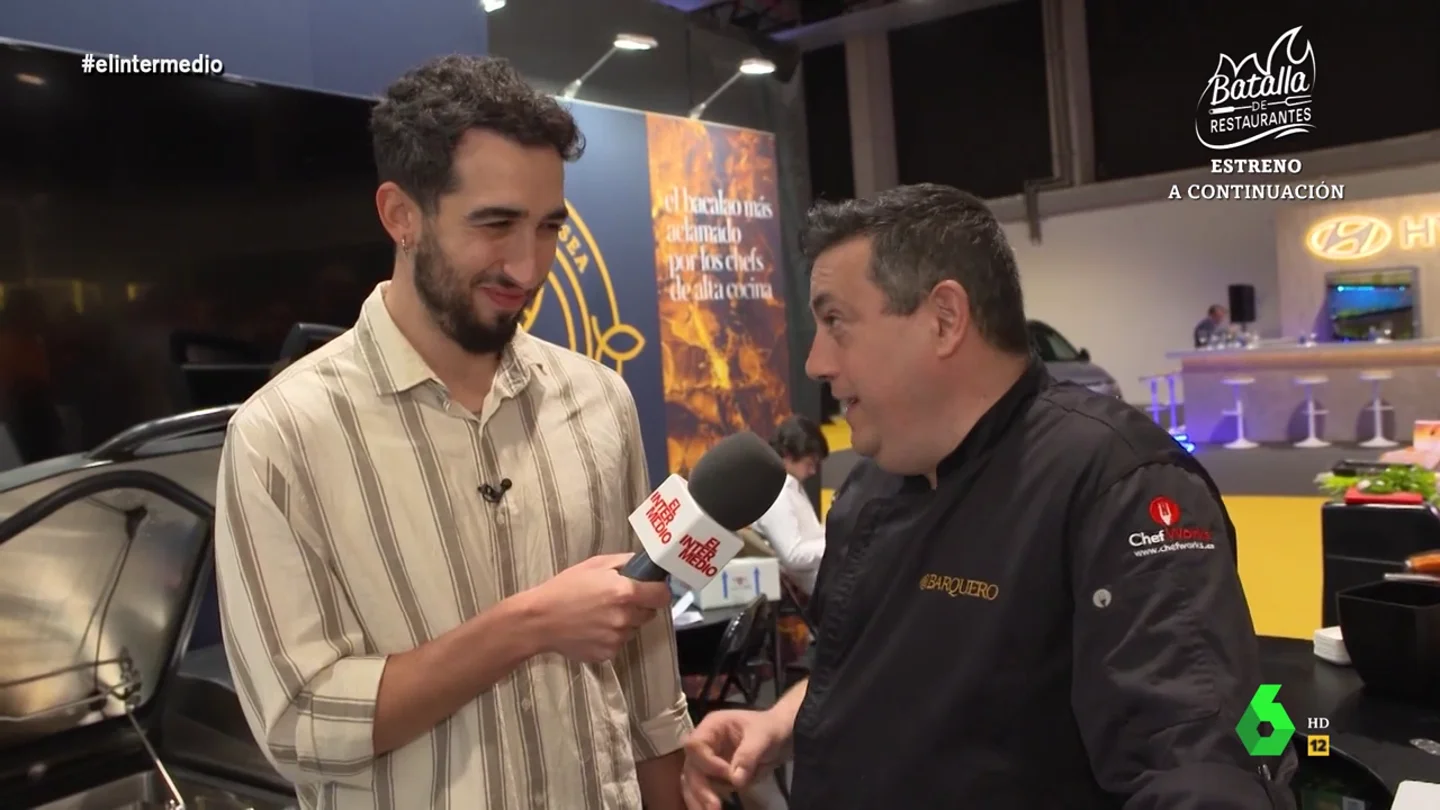 Un chef confiesa a Isma Juárez cuál es el peor plato que ha cocinado Isma Juárez visitó Madrid Fusión, la conocida feria gastronómica, donde pudo hablar con varios chefs. Uno de ellos, que se declara fan del reportero de El Intermedio, desvela en este vídeo qué pasó con el peor plato que jamás ha cocinado.