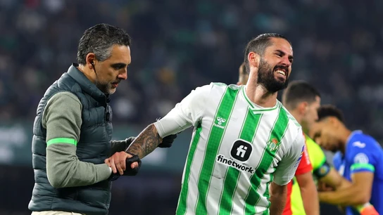 Isco, con evidentes gestos de dolor Isco, con evidentes gestos de dolor