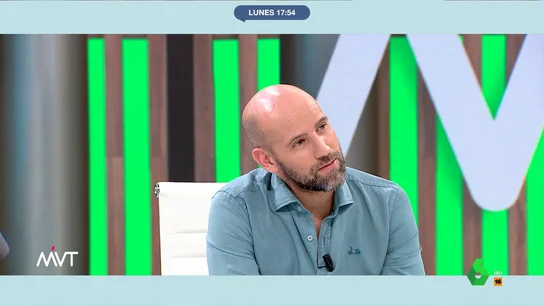 El 'dardo' de Gonzalo Miró a Iñaki López en pleno directo: "¿Esta semana vas a venir de seguido?" Más Vale Tarde arranca con un divertido momento protagonizado por Gonzalo Miró e Iñaki López, que en este vídeo reconoce que no sabe si estará en todos los programas de esta semana: "De momento, disfruta de mi presencia hoy", comenta.