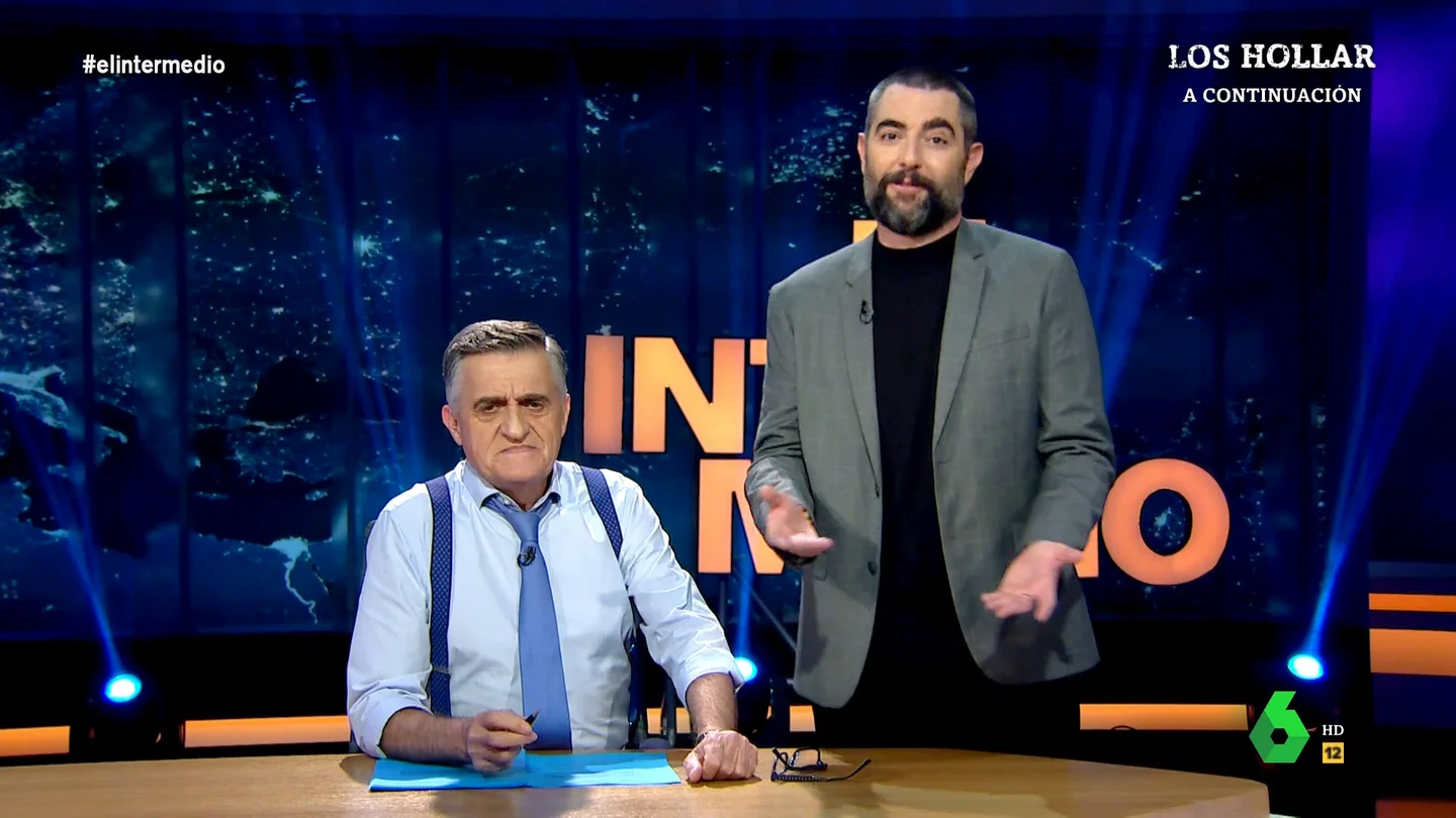 Dani Mateo responde a Pedro Sánchez tras opinar de 'Zorra' de Nebulossa "El feminismo no solamente es justo, sino que es divertido", opinaba Pedro Sánchez en 'Al Rojo Vivo' sobre la canción que representará a España en Eurovisión. La respuesta, con actuación musical incluida, de Dani Mateo, en este vídeo.