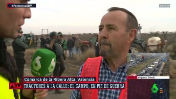 El enfado de un agricultor en las protestas en Valencia: "Espero que esta chispa prenda una llama"
