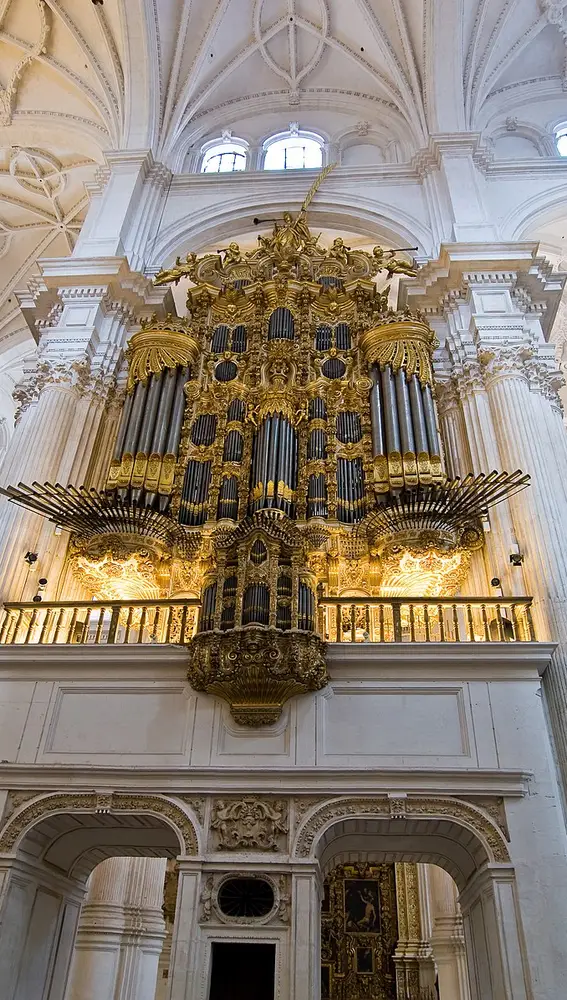 Órgano del lado de la epístola. Catedral de Granada