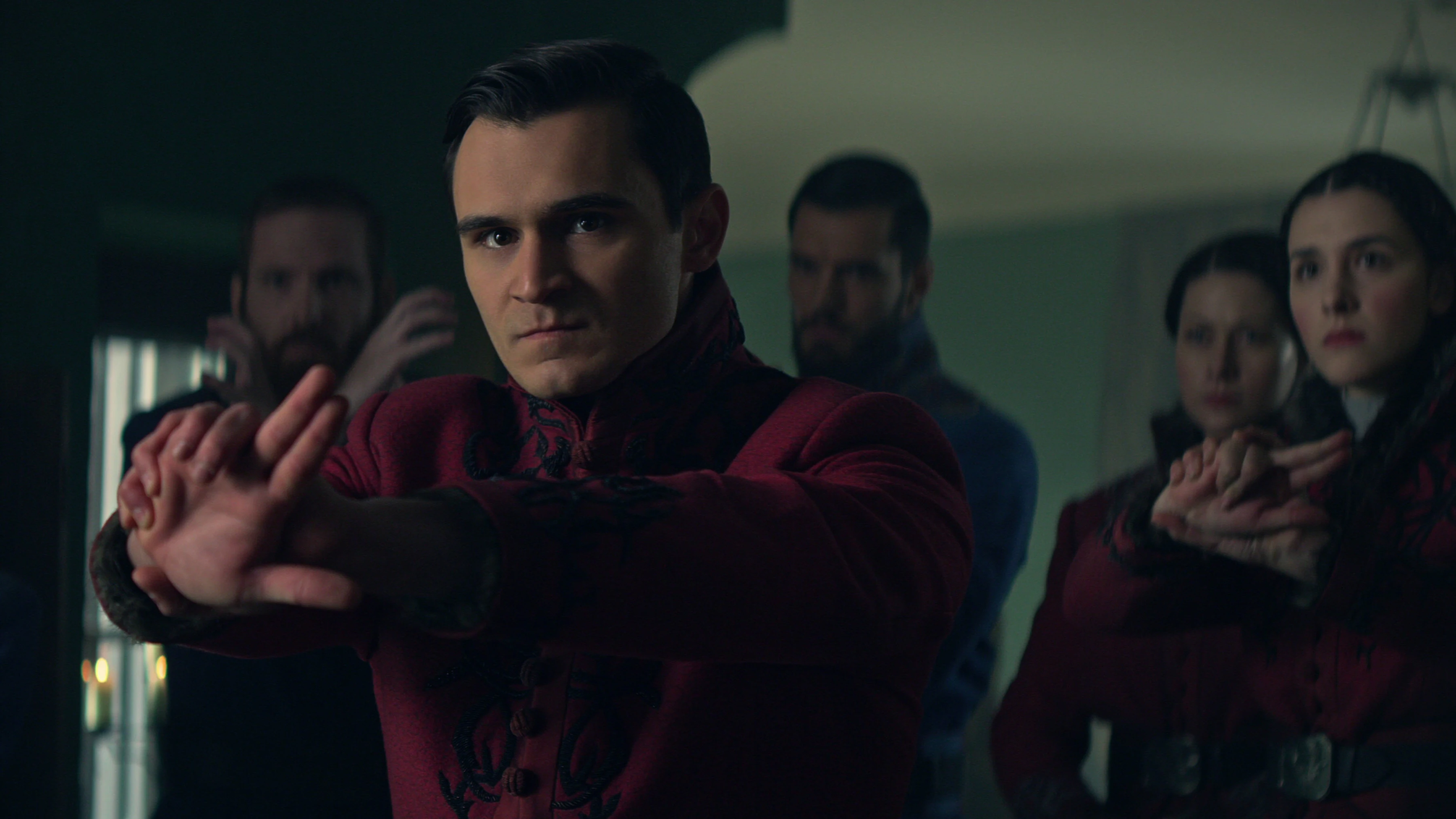 Julian Kostov como Fredyor Kaminsky en 'Sombra y hueso'.