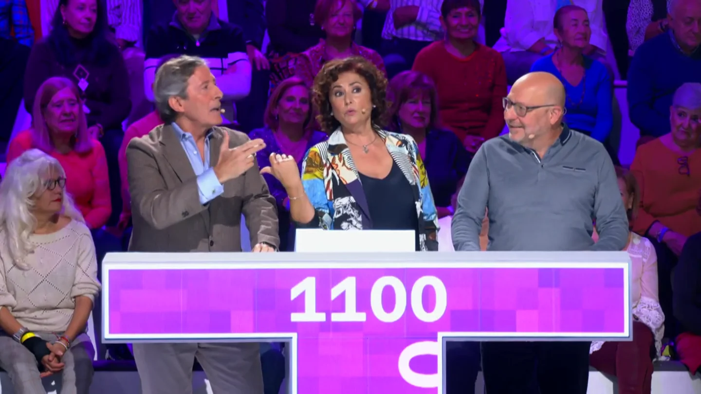 "¿Cómo te llamabas tú?": el 'dardo' de Jesús Álvarez a Adriana Abenia tras picarle por su edad "¿Cómo te llamabas tú?": el 'dardo' de Jesús Álvarez a Adriana Abenia tras picarle por su edad