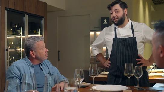 "Van a hacer el mal": el chef de Alberte se ofende con las duras críticas de sus rivales y les acusa de estrategas "Van a hacer el mal": el chef de Alberte se ofende con las duras críticas de sus rivales y les acusa de estrategas