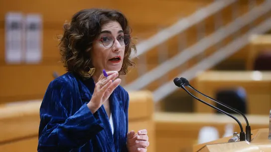 La ministra de Hacienda, María Jesús Montero comparece en el pleno del Senado que debate los objetivos de estabilidad presupuestaria y de deuda pública y el Plan de Reequilibrio. La ministra de Hacienda, María Jesús Montero comparece en el pleno del Senado que debate los objetivos de estabilidad presupuestaria y de deuda pública y el Plan de Reequilibrio.