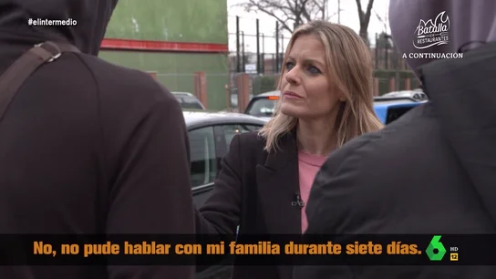 Un joven somalí solicitante de asilo relata que pasó días en Barajas sin poder hablar con su familia: "Pensaron que estaba muerto" Un joven somalí solicitante de asilo relata que pasó días en Barajas sin poder hablar con su familia: "Pensaron que estaba muerto"
