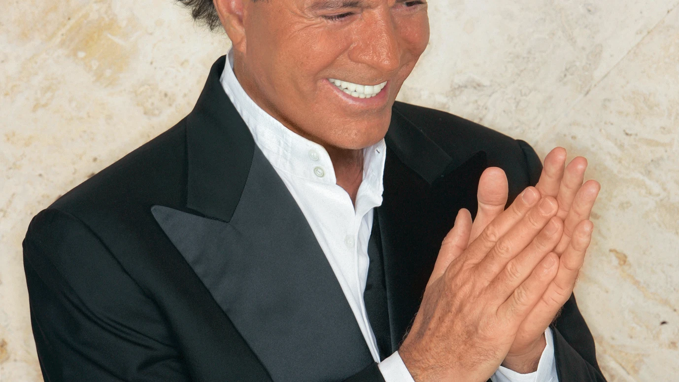 Julio Iglesias contará su vida de la mano de Netflix.