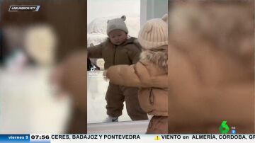 El increíble flow de este bebé rapero que baila como un auténtico profesional: "¡Mira cómo lleva la coreo!"