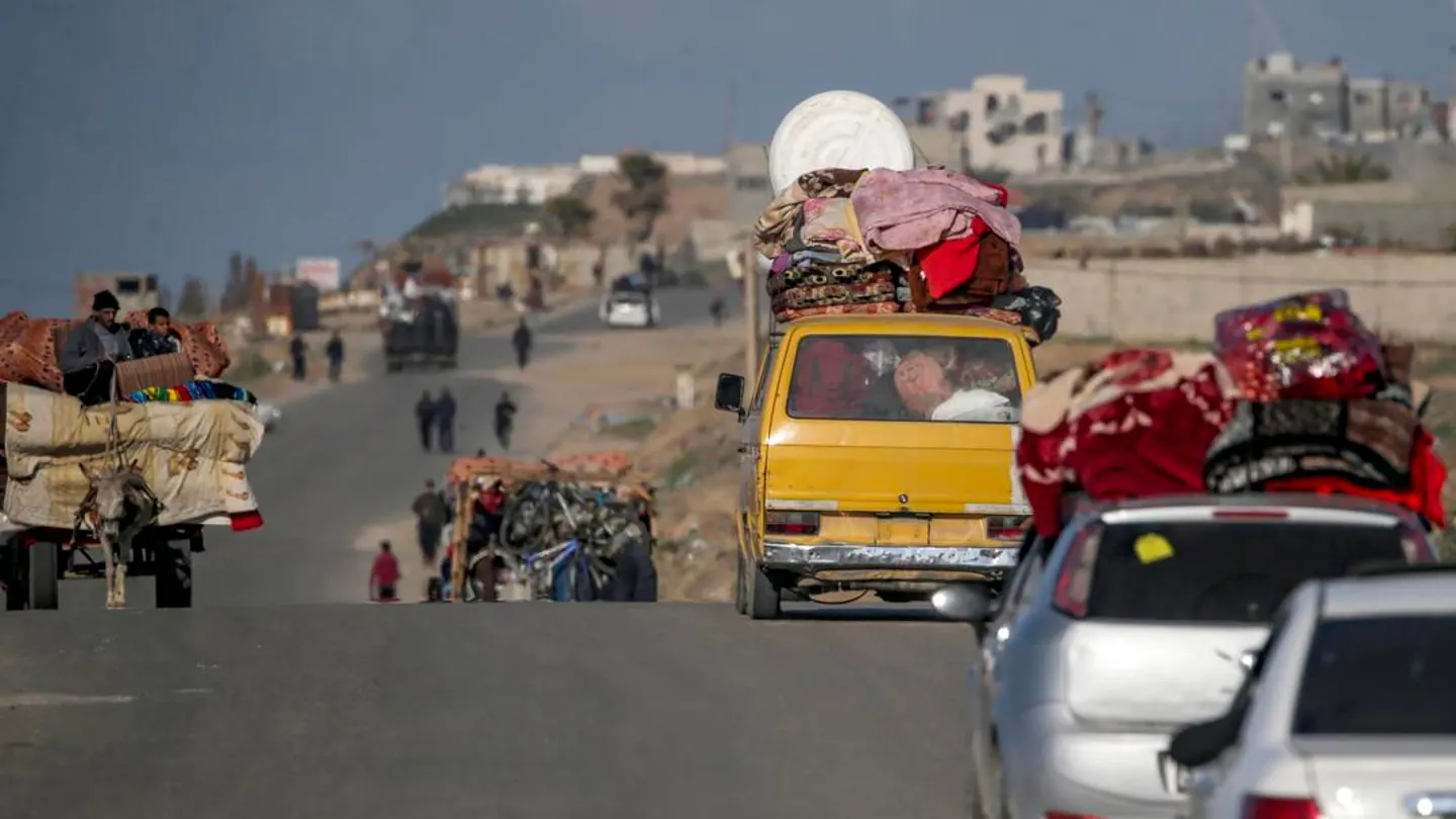 Imagen de ciudadanos saliendo de Rafah Imagen de ciudadanos saliendo de Rafah
