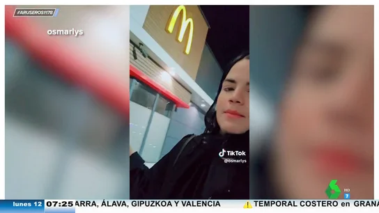Así es un McDonald's en Arabia Saudí, con una entrada para hombres y otra para familias y mujeres Así es un McDonald's en Arabia Saudí, con una entrada para hombres y otra para familias y mujeres