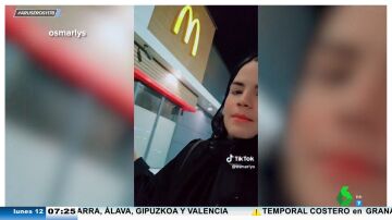 Así es un McDonald's en Arabia Saudí, con una entrada para hombres y otra para familias y mujeres