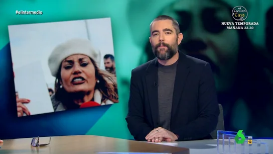 Dani Mateo, tras oír a Lola Guzmán decir a la policía "os mató pocos la ETA" "Las únicas plumas que quedan mal son las del pájaro de la bandera de España", responde Dani Mateo a Lola Guzmán, portavoz de la Plataforma 6F en las protestas de agricultores, que dijo a los policías que "perdéis más aceite que Marlaska".