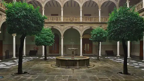 Palacio de Jabalquinto. Patio. Palacio de Jabalquinto. Patio.