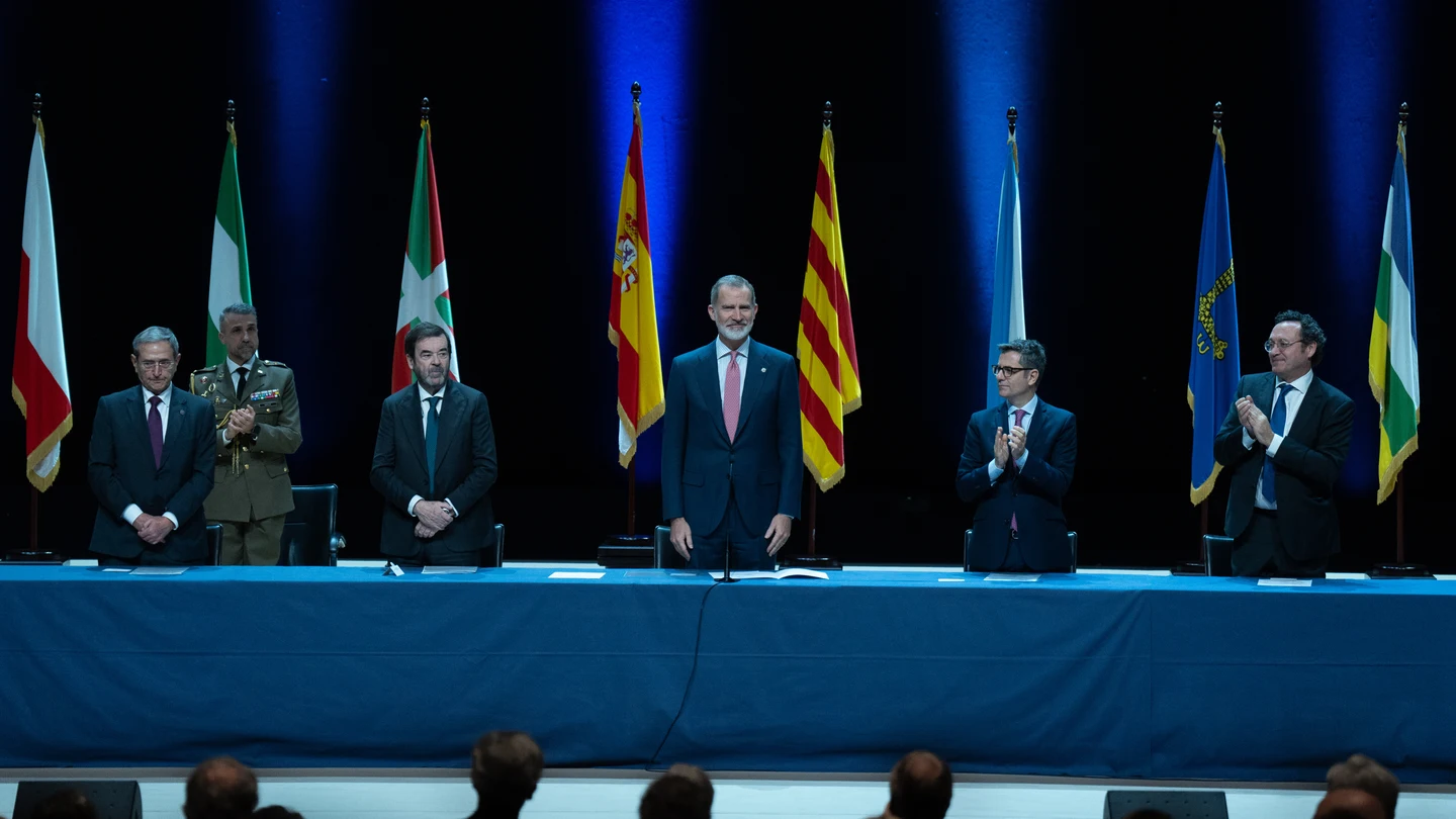 El Rey preside la entrega de despachos judiciales. El Rey preside la entrega de despachos judiciales.