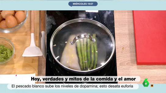 MVT Merluza con espárragos: la receta estrella de Pablo Ojeda para la noche de San Valentín MVT Merluza con espárragos: la receta estrella de Pablo Ojeda para la noche de San Valentín