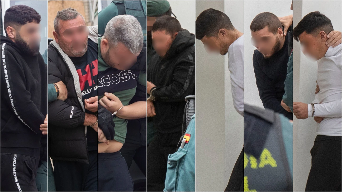 Siete de los ocho presuntos narcos detenidos por el asesinato a dos guardias civiles en Barbate Siete de los ocho presuntos narcos detenidos por el asesinato a dos guardias civiles en Barbate