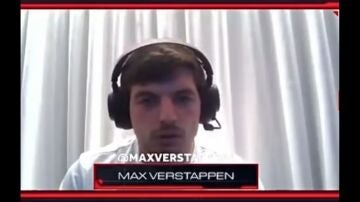 Max Verstappen en directo de Twitch