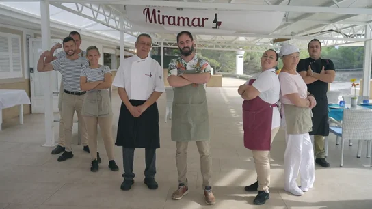 El cántabro Diego Merino, del restaurante Miramar, mide su caldereta de langosta con la de los mejores cocineros de Menorca El cántabro Diego Merino, del restaurante Miramar, mide su caldereta de langosta con la de los mejores cocineros de Menorca