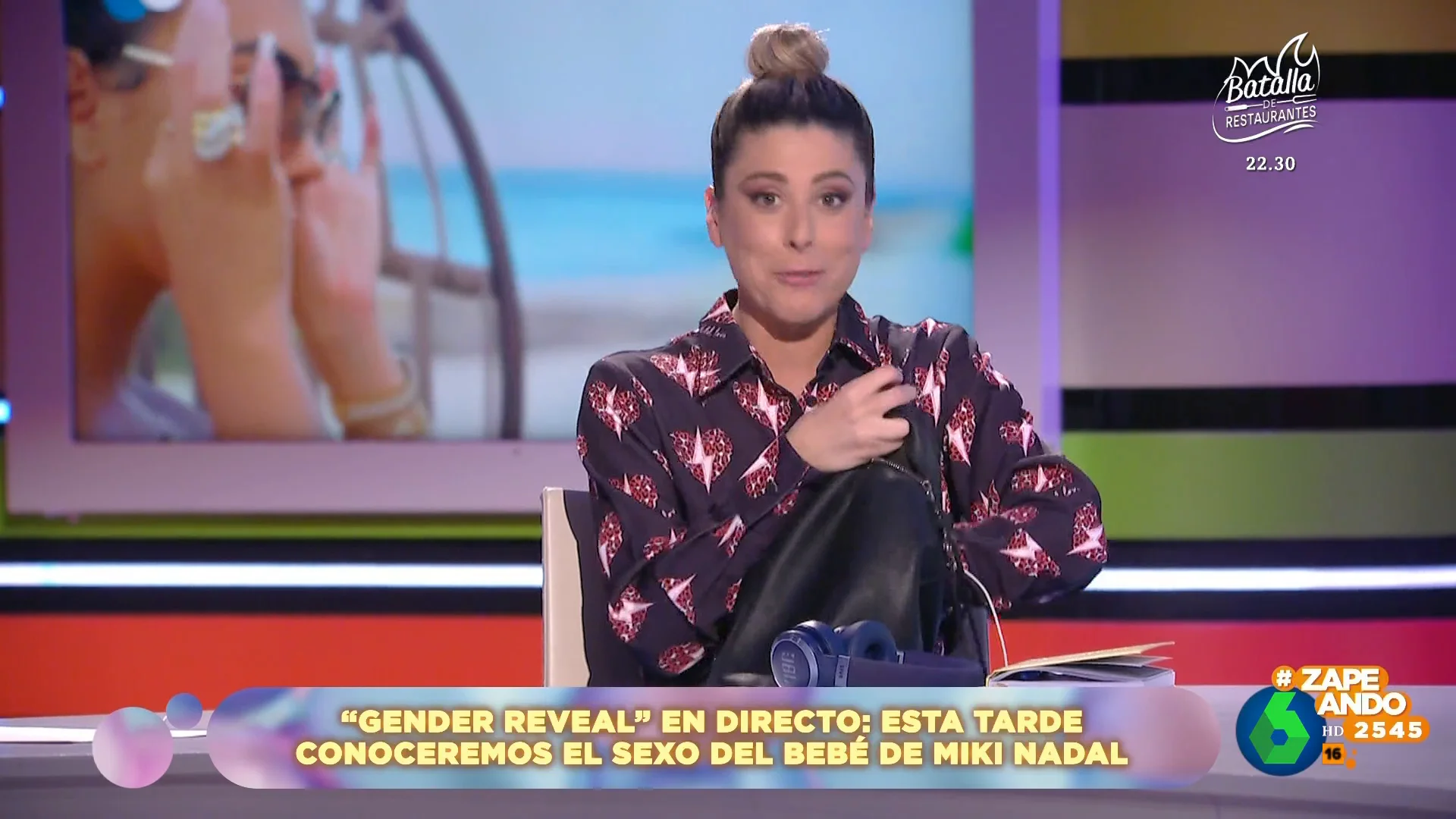 ¿Qué lleva Valeria Ros en su bolso? La zapeadora lo muestra en directo