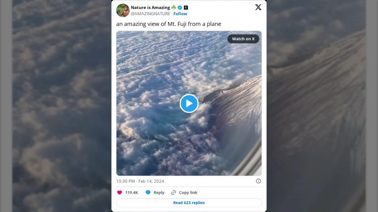 Un avi&oacute;n sobrevuela el Monte Fuji de Jap&oacute;n y la imagen es impresionante