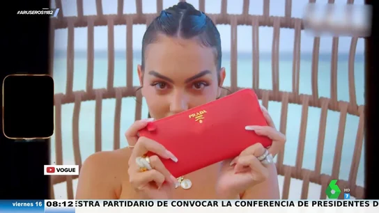 Alfonso Arús, indignado al ver que Georgina Rodríguez lleva chocolatinas mordidas en su bolso de más de 100.000 euros Alfonso Arús, indignado al ver que Georgina Rodríguez lleva chocolatinas mordidas en su bolso de más de 100.000 euros