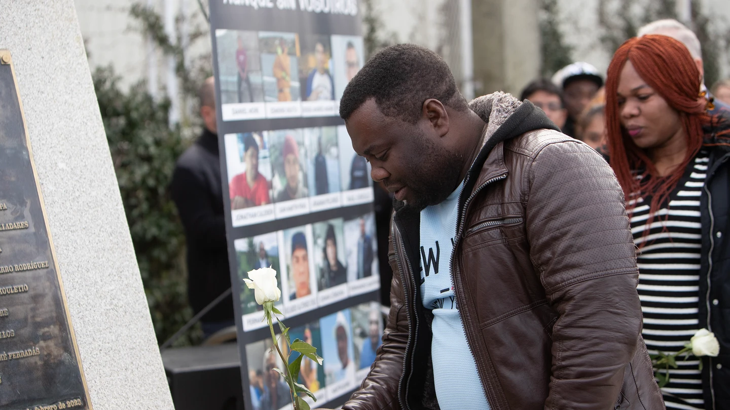 Marín (Pontevedra) ha rendido este sábado homenaje a los 21 marineros fallecidos hace dos años en el naufragio del 'Villa de Pitanxo', un acto al que han acudido familiares de las víctimas y numerosas autoridades. Marín (Pontevedra) ha rendido este sábado homenaje a los 21 marineros fallecidos hace dos años en el naufragio del 'Villa de Pitanxo', un acto al que han acudido familiares de las víctimas y numerosas autoridades.