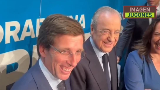 La broma entre Florentino Pérez y Almeida sobre Mbappé: "Ya le he dicho que viene al Atleti" La broma entre Florentino Pérez y Almeida sobre Mbappé: "Ya le he dicho que viene al Atleti"