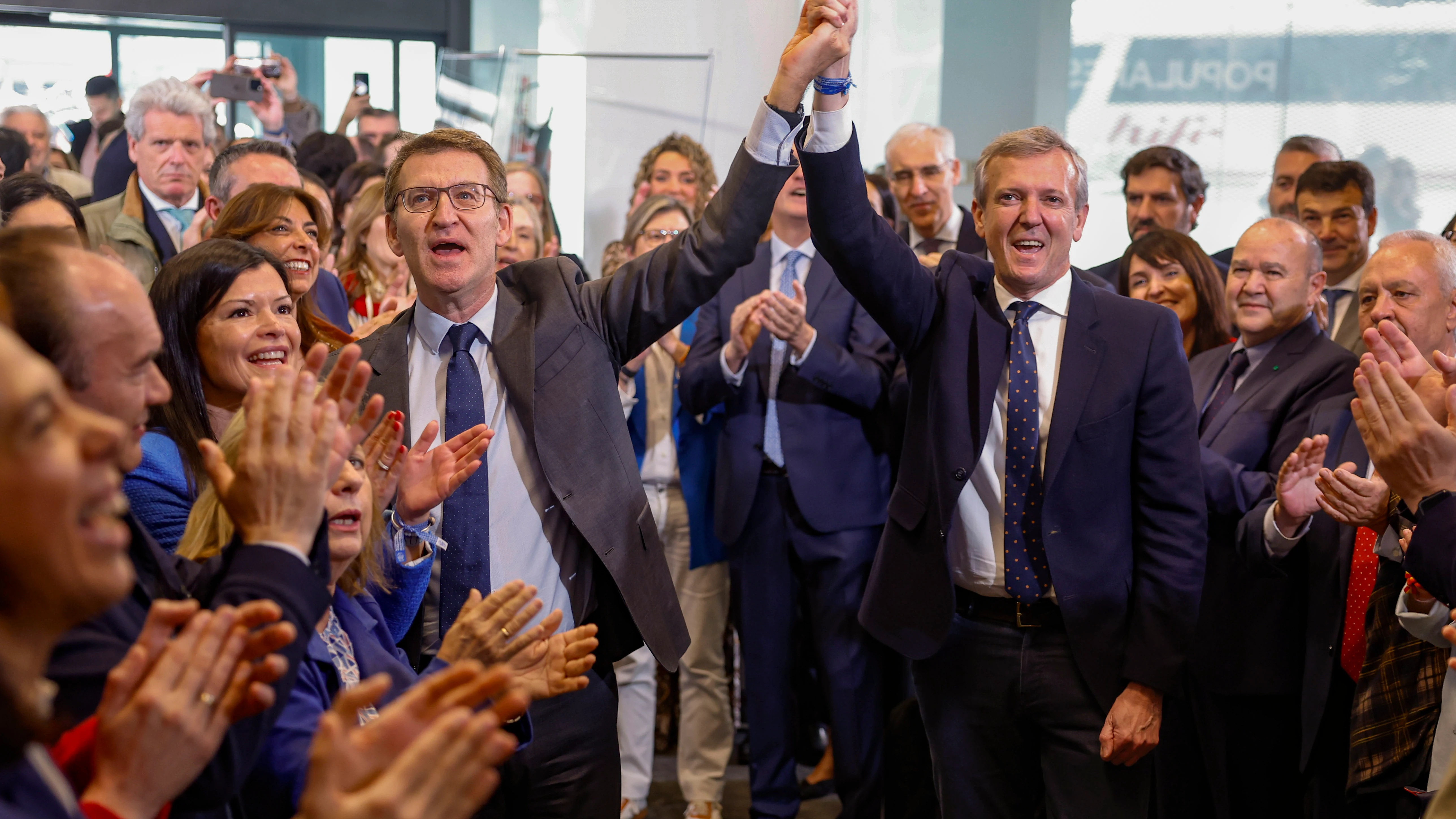 Feijóo y Rueda celebran al victoria en Galicia