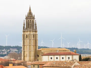 Colegiata de Ampudia, en Palencia, conocida como "la otra Giralda" Colegiata de Ampudia, en Palencia, conocida como "la otra Giralda"