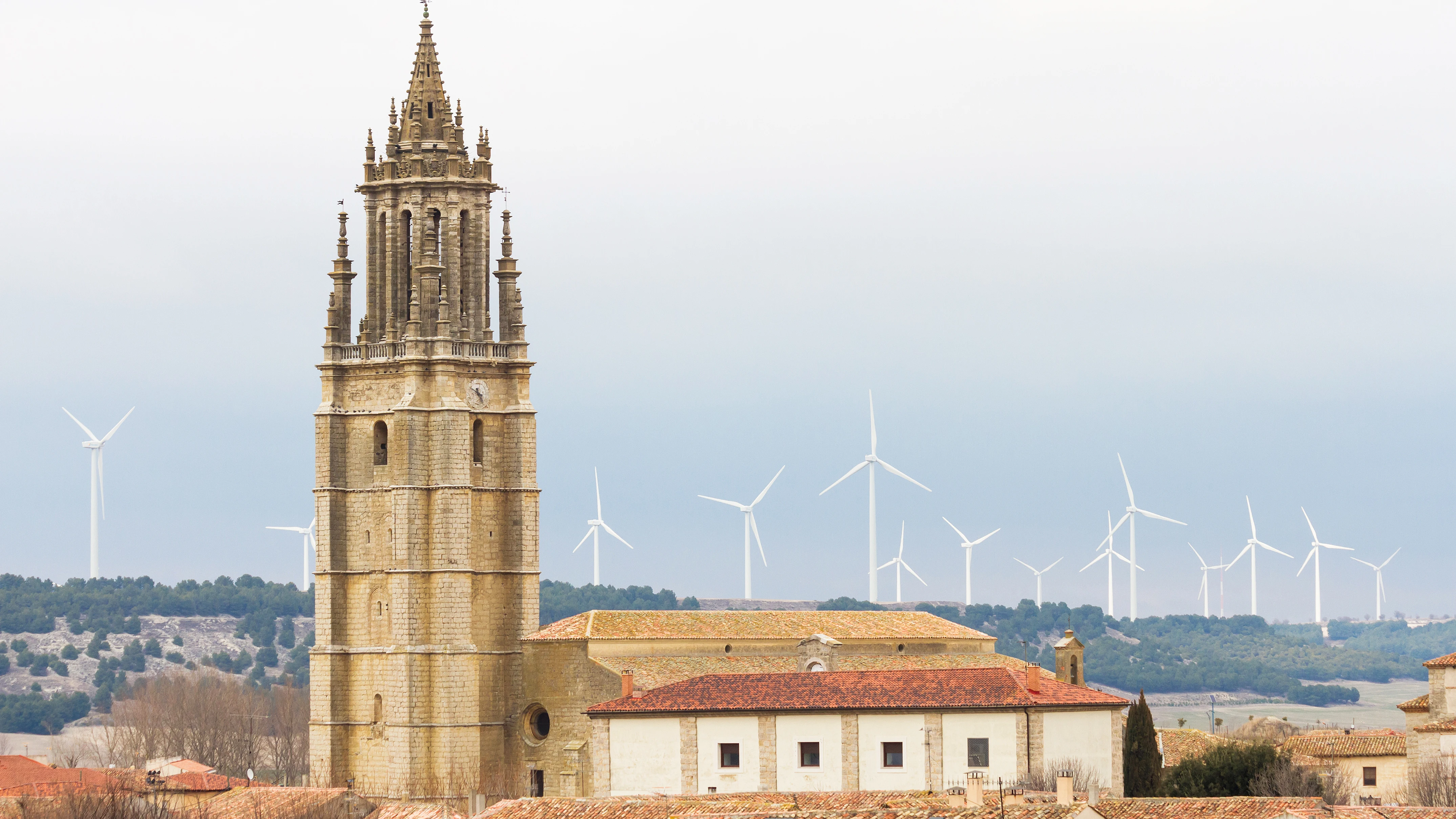 Colegiata de Ampudia, en Palencia, conocida como "la otra Giralda" Colegiata de Ampudia, en Palencia, conocida como "la otra Giralda"
