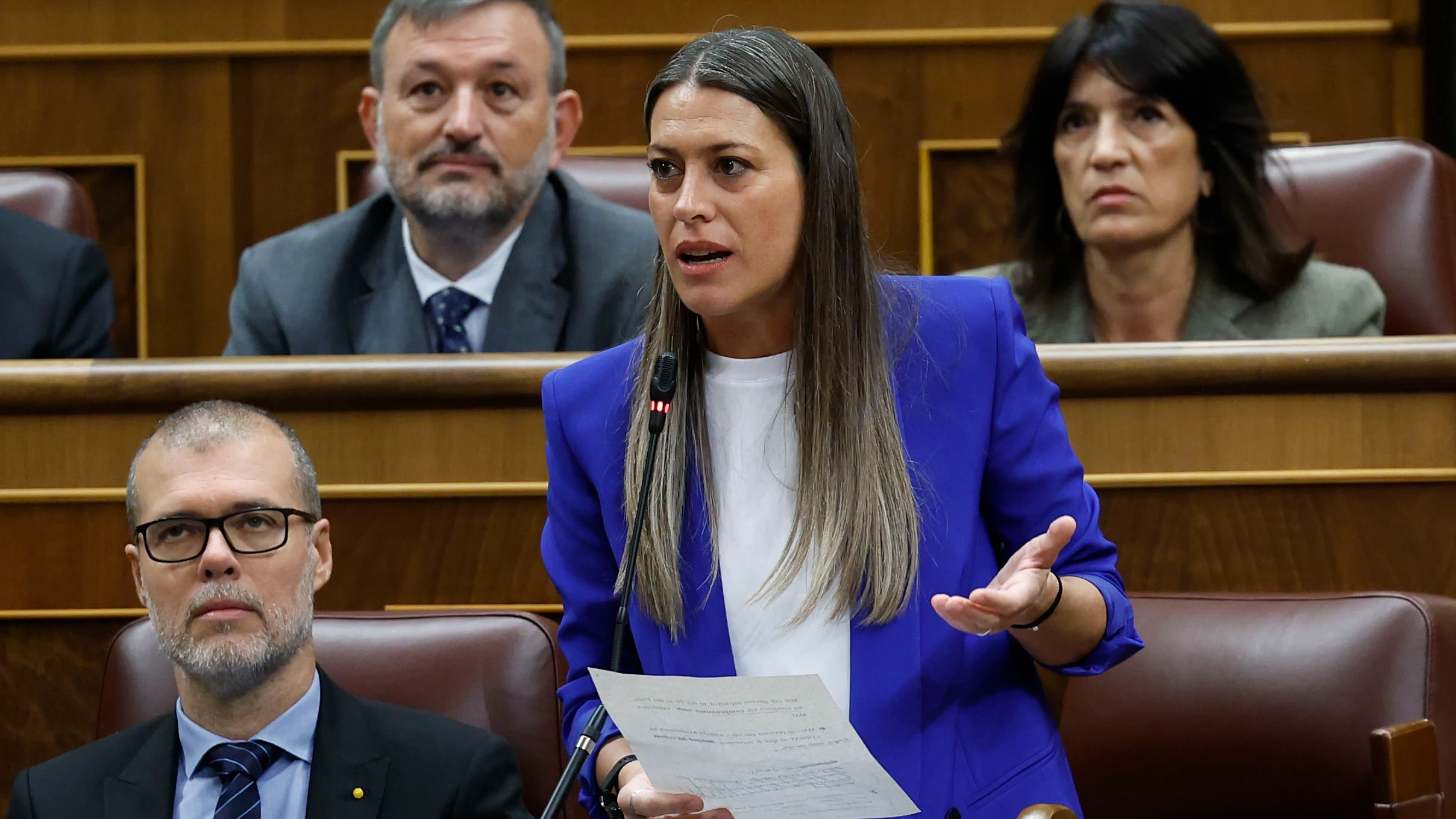 La portavoz de JxCat Míriam Nogueras interviene durante la sesión de control al Gobierno, este miércoles, en el Congreso de los Diputados. E