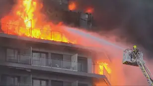Incendio en un edificio de Valencia