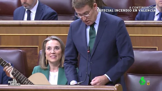 Vídeo manipulado - Cuca Gamarra demuestra su destreza con la guitarra tocando 'Qué será, será' Vídeo manipulado - Cuca Gamarra demuestra su destreza con la guitarra tocando 'Qué será, será'