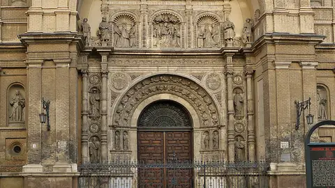 Fachada de la Basílica de Santa Engracia. Zaragoza Fachada de la Basílica de Santa Engracia. Zaragoza